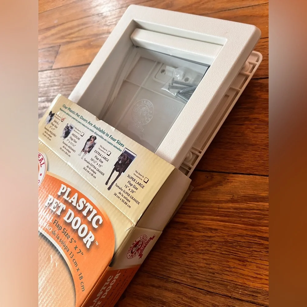 NEW - Ideal Pet Products Plastic‎ Pet Door small